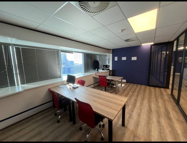 166M² OFFICE TO LET IN FORESHORE